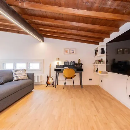 Appartement Charme In Mansarda - *