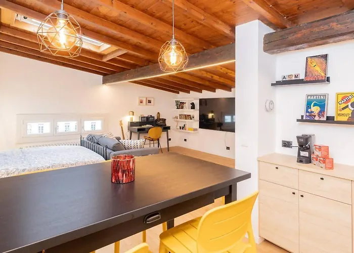 Charme In Mansarda - Apartmán